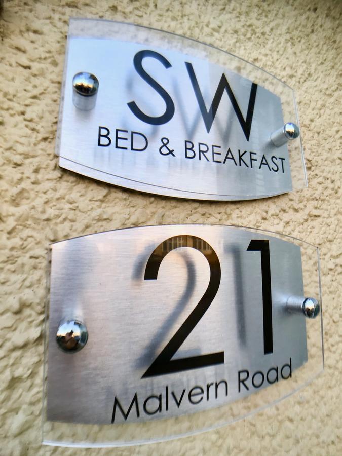Sw Bed & Breakfast Swindon Buitenkant foto